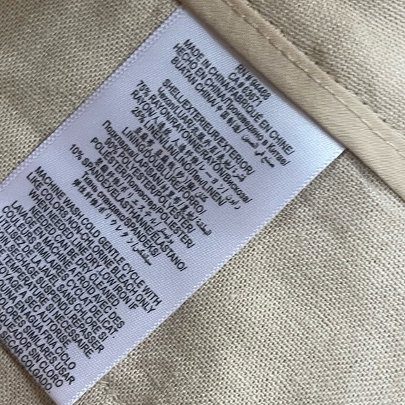 BCBG Women’s Relaxed Buttom Shorts Tan Lightweight Size Small - Picture 4 of 5